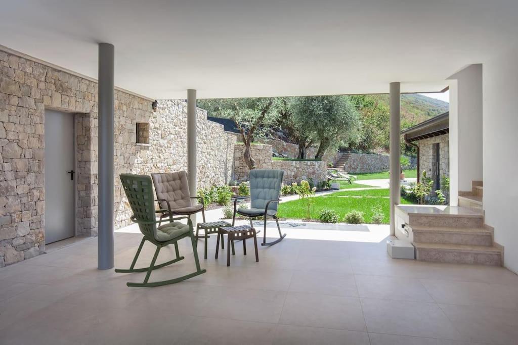 Villa Divina - Apt Divina Con Piscina E Vista Lago Castelletto Di Brenzone Exterior photo